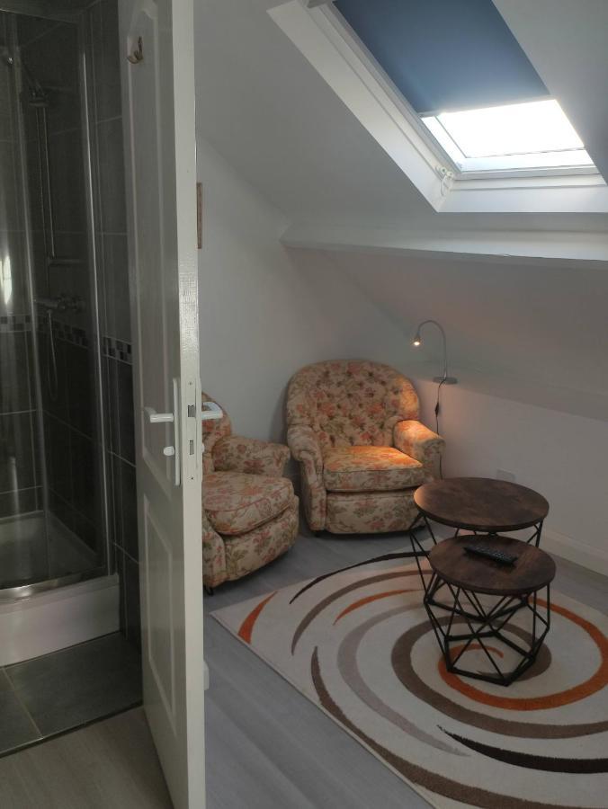 Le Jardin B&B Isigny-le-Buat Kültér fotó