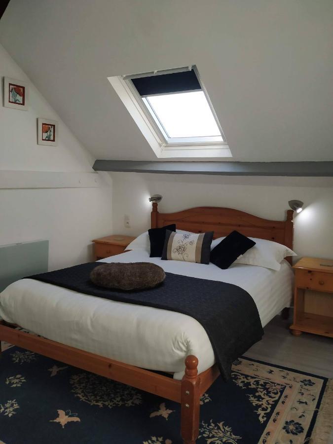 Le Jardin B&B Isigny-le-Buat Kültér fotó