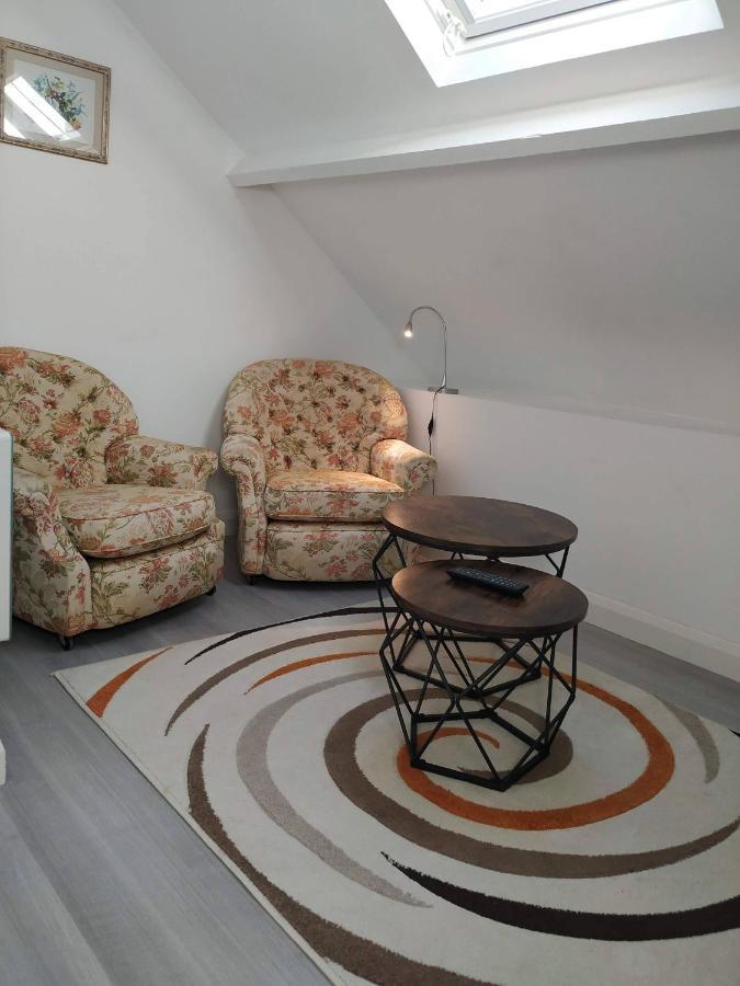 Le Jardin B&B Isigny-le-Buat Kültér fotó