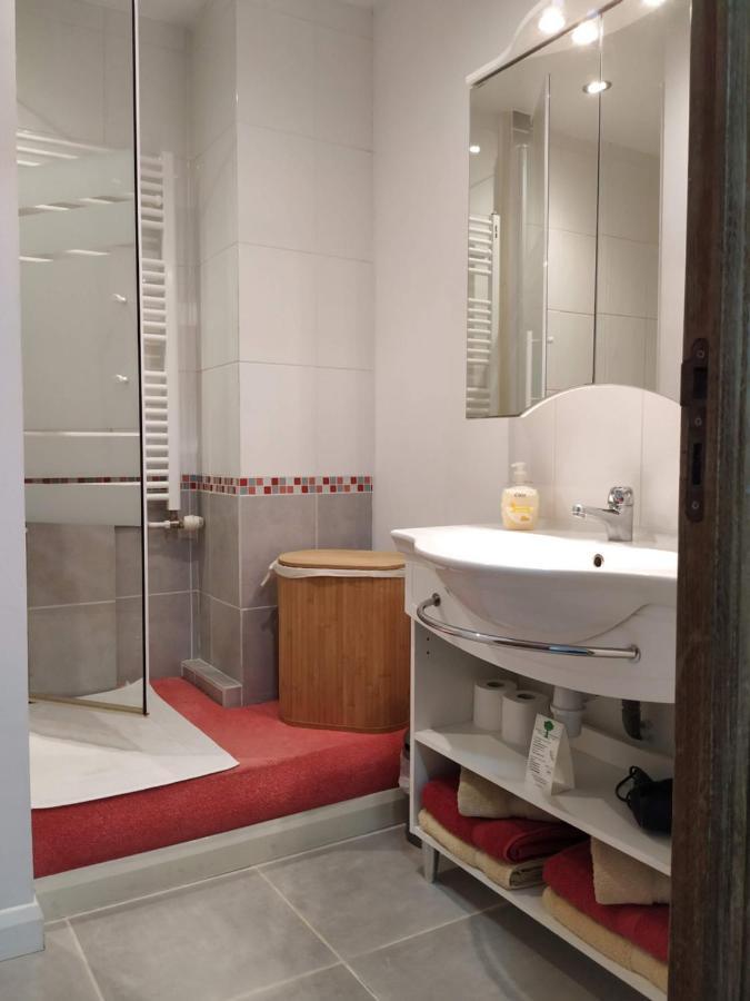 Le Jardin B&B Isigny-le-Buat Kültér fotó