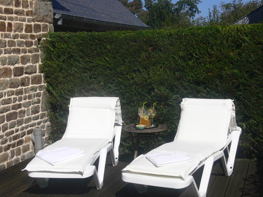 Le Jardin B&B Isigny-le-Buat Kültér fotó