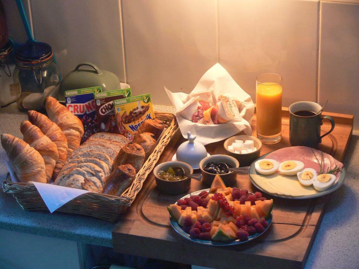 Le Jardin B&B Isigny-le-Buat Kültér fotó