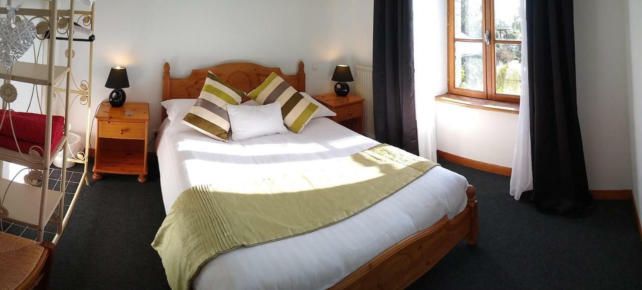 Le Jardin B&B Isigny-le-Buat Kültér fotó